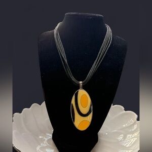 Handmade Mod Swirl Necklace 🍌